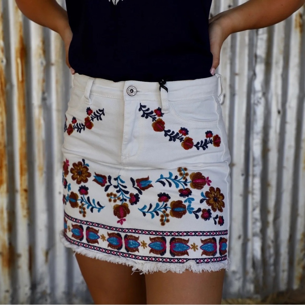 Embroidered White Mini Skirt